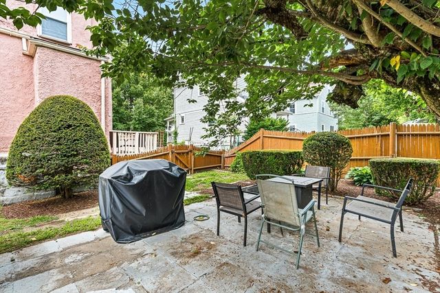 29 Harvard Street 1, Winchester, MA 01890