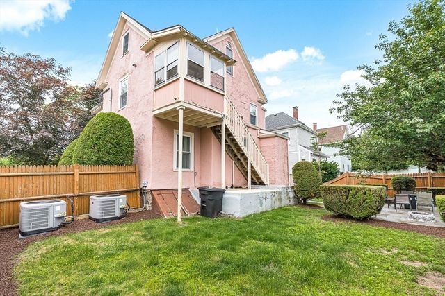 29 Harvard Street 1, Winchester, MA 01890