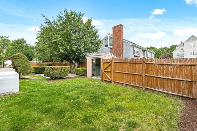 29 Harvard Street 1, Winchester, MA 01890