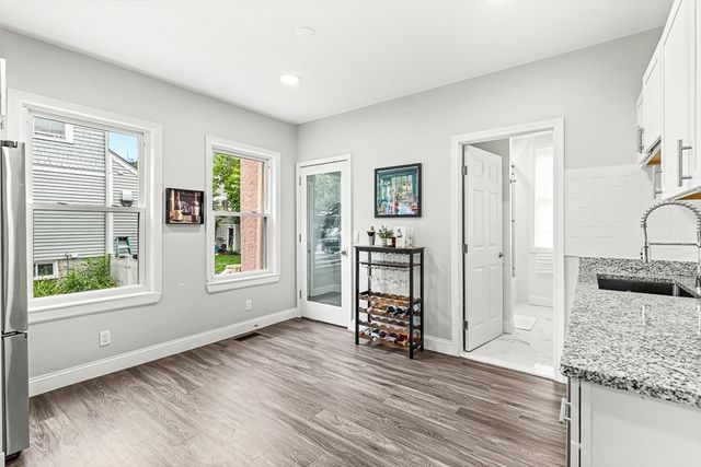 29 Harvard Street 1, Winchester, MA 01890