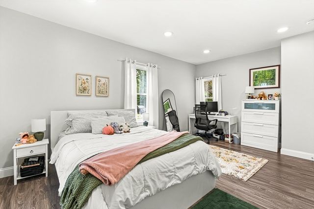 29 Harvard Street 1, Winchester, MA 01890