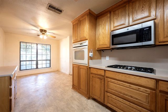 2004 Boca Vista Drive, Granbury, TX 76048