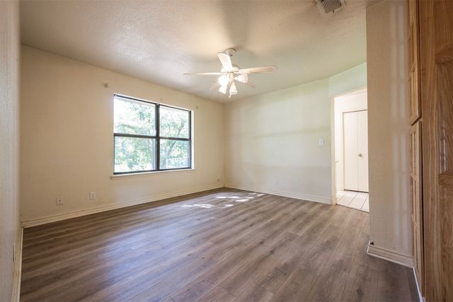 2004 Boca Vista Drive, Granbury, TX 76048