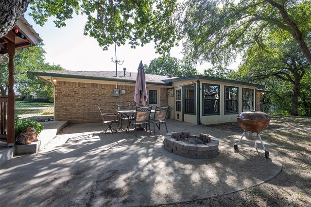2004 Boca Vista Drive, Granbury, TX 76048