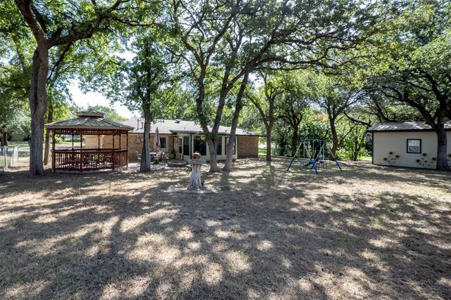 2004 Boca Vista Drive, Granbury, TX 76048