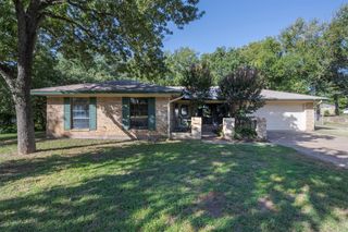 2004 Boca Vista Drive, Granbury, TX 76048