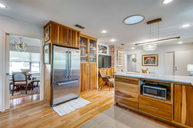 6834 Deloache Avenue, Dallas, TX 75225