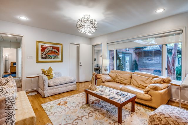 6834 Deloache Avenue, Dallas, TX 75225
