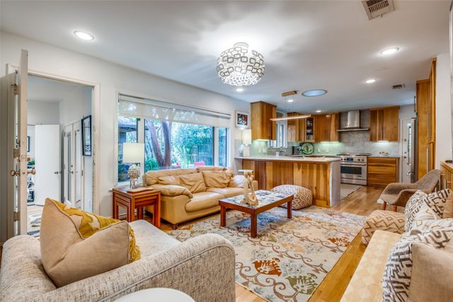 6834 Deloache Avenue, Dallas, TX 75225