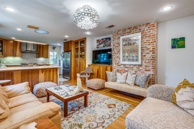6834 Deloache Avenue, Dallas, TX 75225