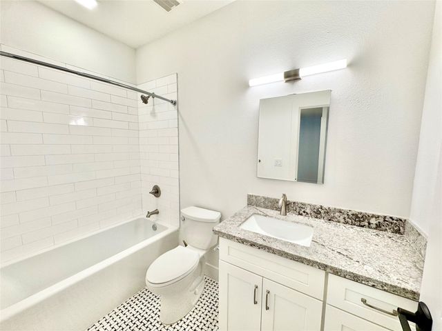 2102 Mechanic Street 206, Galveston, TX 77550