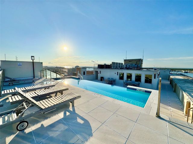 2102 Mechanic Street 206, Galveston, TX 77550