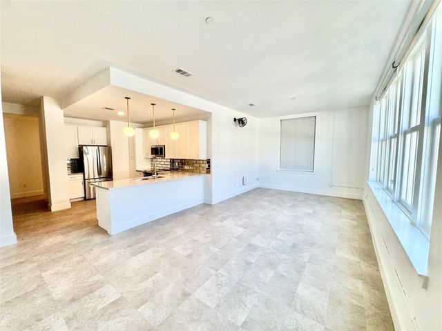 2102 Mechanic Street 206, Galveston, TX 77550