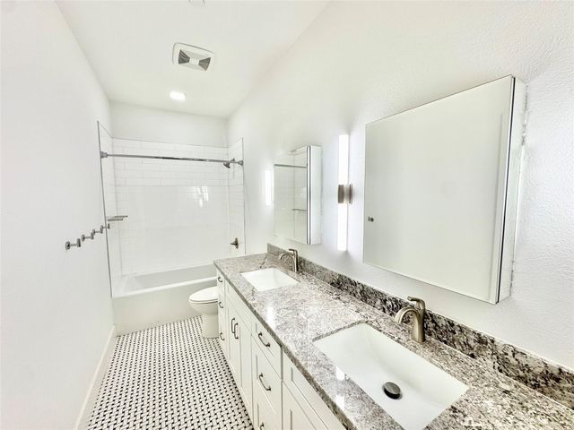 2102 Mechanic Street 206, Galveston, TX 77550