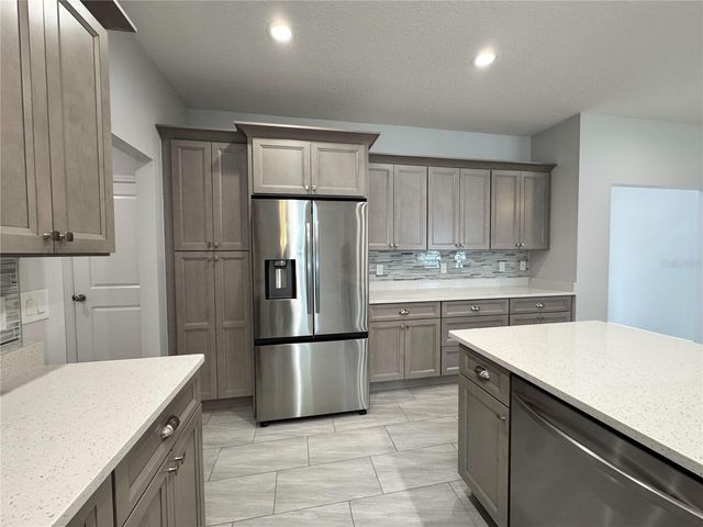 37533 TERI COURT, Dade City, FL 33525