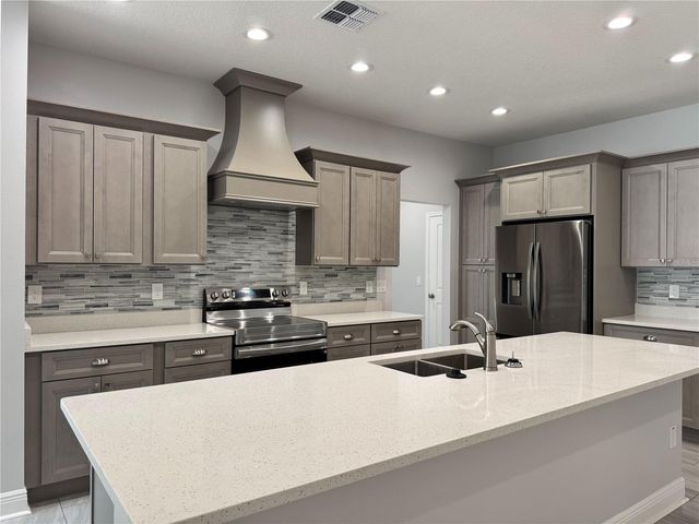 37533 TERI COURT, Dade City, FL 33525