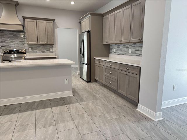 37533 TERI COURT, Dade City, FL 33525