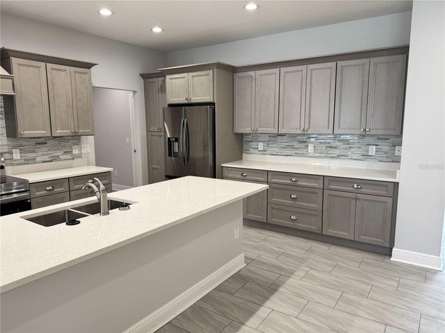 37533 TERI COURT, Dade City, FL 33525