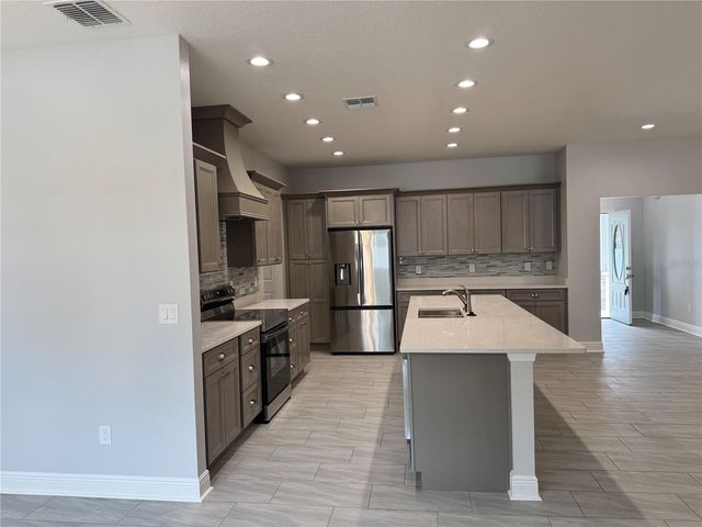 37533 TERI COURT, Dade City, FL 33525