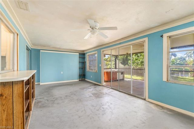 1114 Lorraine CT, Cape Coral, FL 33904