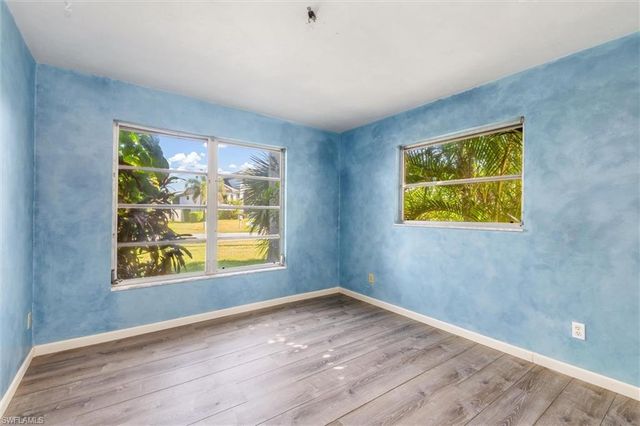 1114 Lorraine CT, Cape Coral, FL 33904