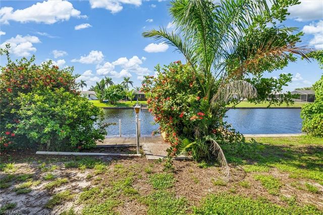 1114 Lorraine CT, Cape Coral, FL 33904