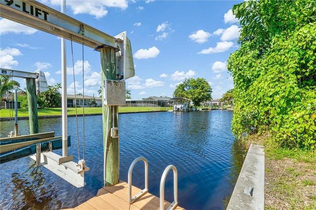 1114 Lorraine CT, Cape Coral, FL 33904