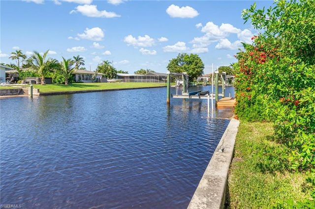 1114 Lorraine CT, Cape Coral, FL 33904