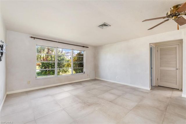 1114 Lorraine CT, Cape Coral, FL 33904