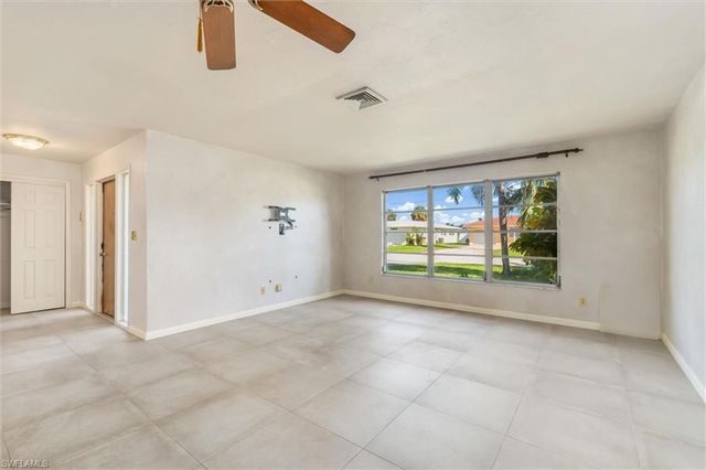 1114 Lorraine CT, Cape Coral, FL 33904