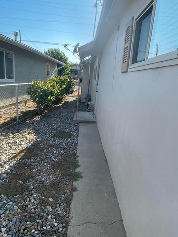 1506 Mitchell, Escalon, CA 95320