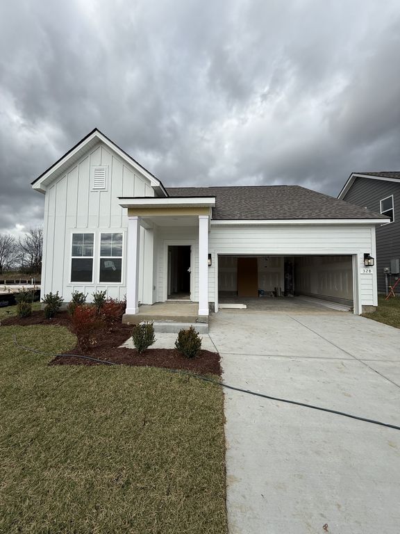 328 Black Bear Dr, Mount Pleasant, TN 38474