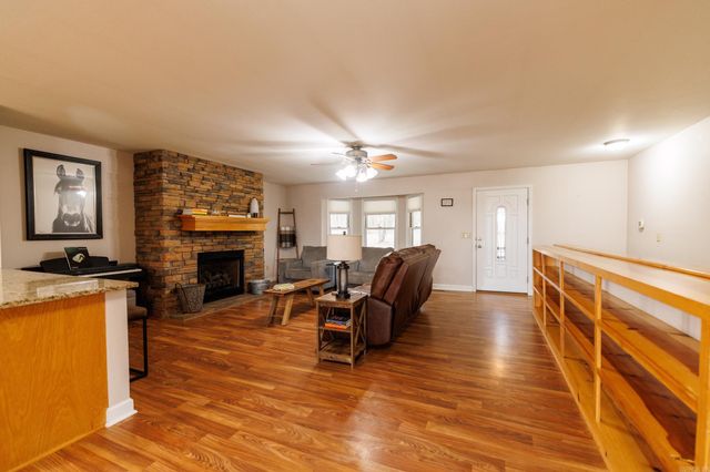 719 Oakvale Road, Shirley, AR 72153