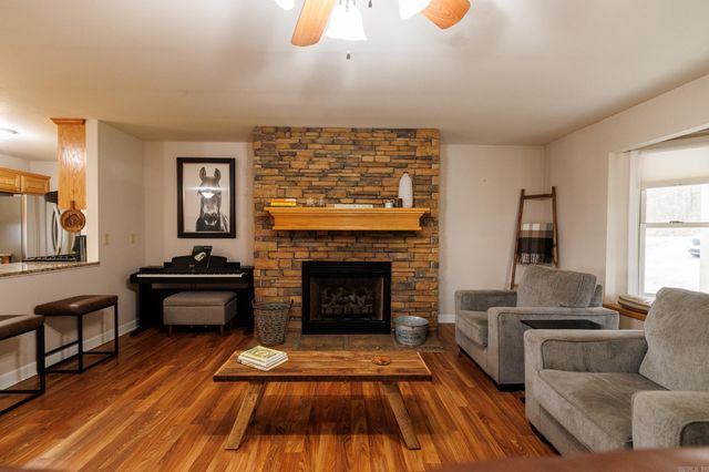 719 Oakvale Road, Shirley, AR 72153