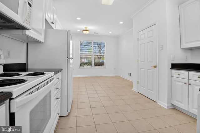 17602 FOUR SEASONS DR, Dumfries, VA 22025