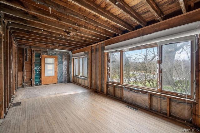 20 East Avenue, West Seneca, NY 14224