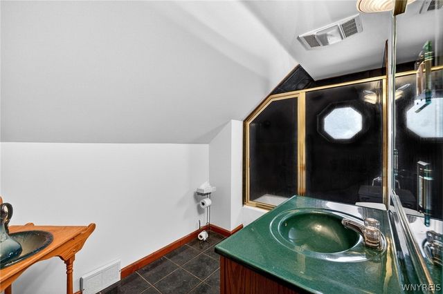 20 East Avenue, West Seneca, NY 14224