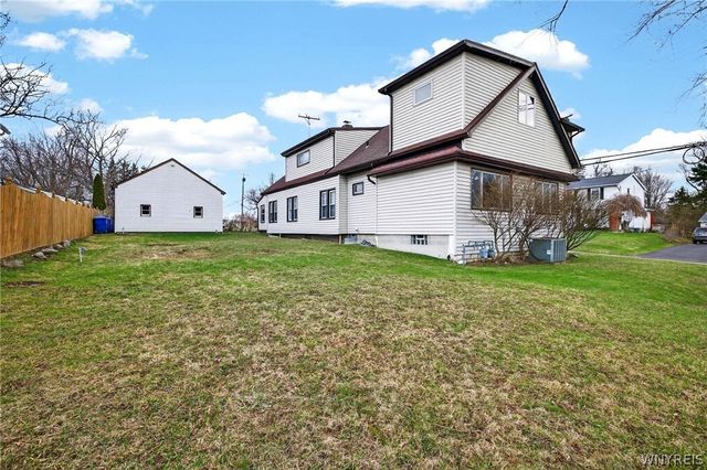 20 East Avenue, West Seneca, NY 14224