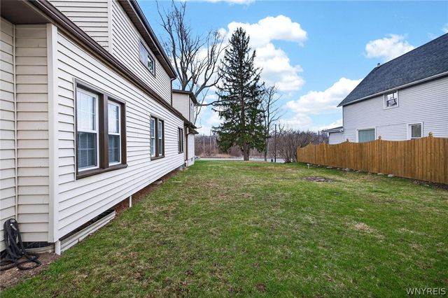 20 East Avenue, West Seneca, NY 14224