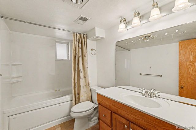 2398 Oakland Street, Aurora, CO 80010