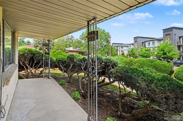 2398 Oakland Street, Aurora, CO 80010