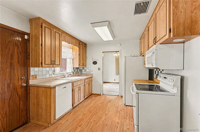 2398 Oakland Street, Aurora, CO 80010