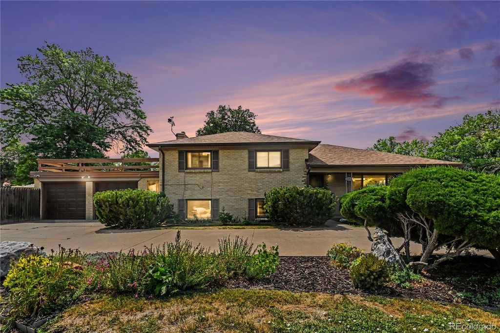 2398 Oakland Street, Aurora, CO 80010