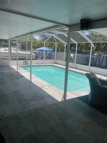 7400 NW 1st Ct, Pembroke Pines, FL 33024