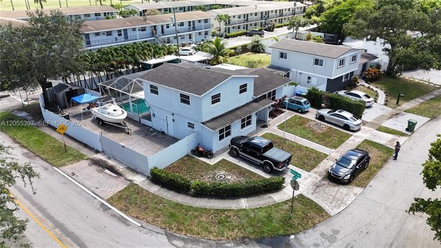 7400 NW 1st Ct, Pembroke Pines, FL 33024