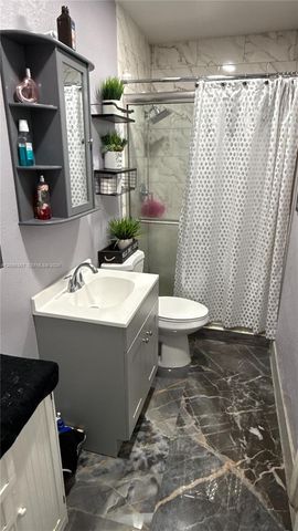 7400 NW 1st Ct, Pembroke Pines, FL 33024
