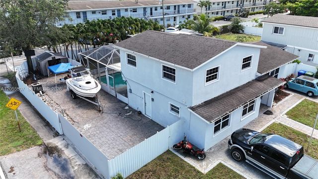 7400 NW 1st Ct, Pembroke Pines, FL 33024