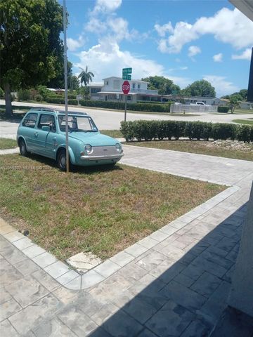 7400 NW 1st Ct, Pembroke Pines, FL 33024