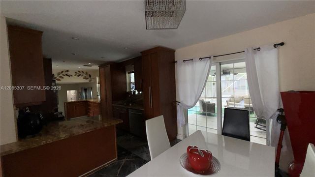 7400 NW 1st Ct, Pembroke Pines, FL 33024