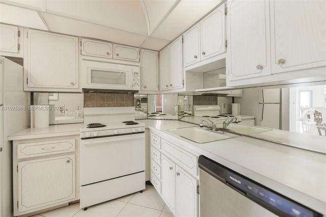 1950 S Ocean Dr 5Q, Hallandale Beach, FL 33009